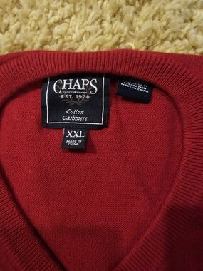 Chaps Men’s Red Cotton-Cashmere V-Neck Sweater